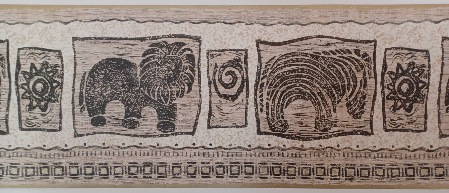 Aztec Drawings Zebra & Lion with Gold Edge Wallpaper Border