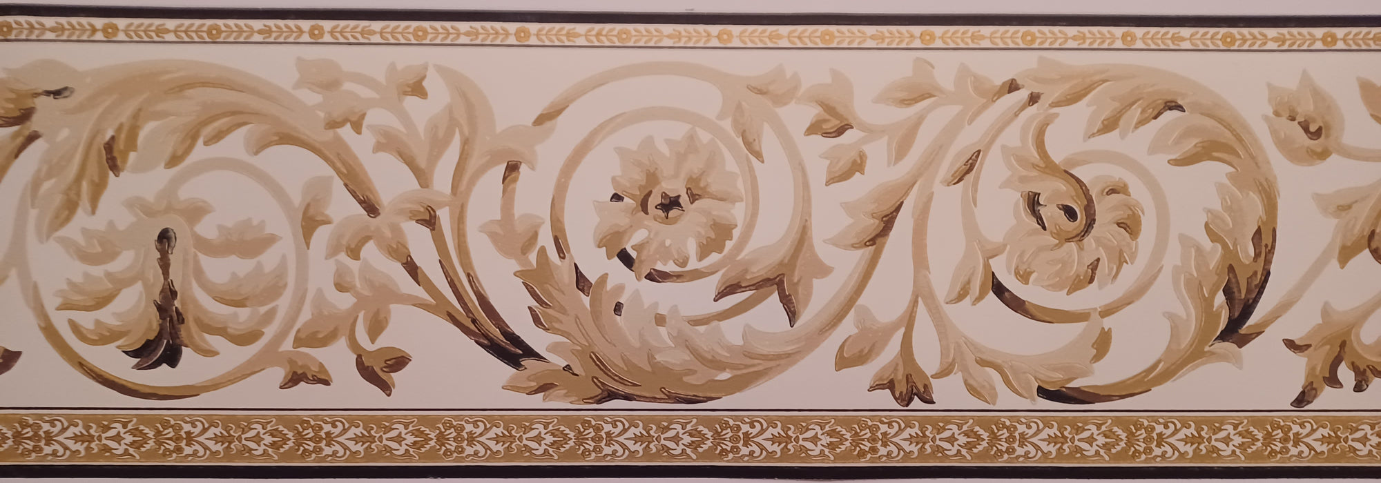 Formal Gold and Black Sroll Wallpaper Border