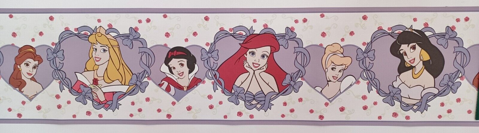 Disney Princess / Princesses on Purple Hearts and Ribbons Wallpaper Border