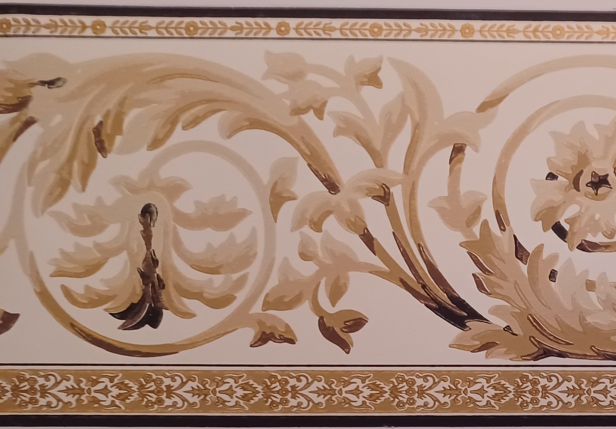 Formal Gold and Black Sroll Wallpaper Border